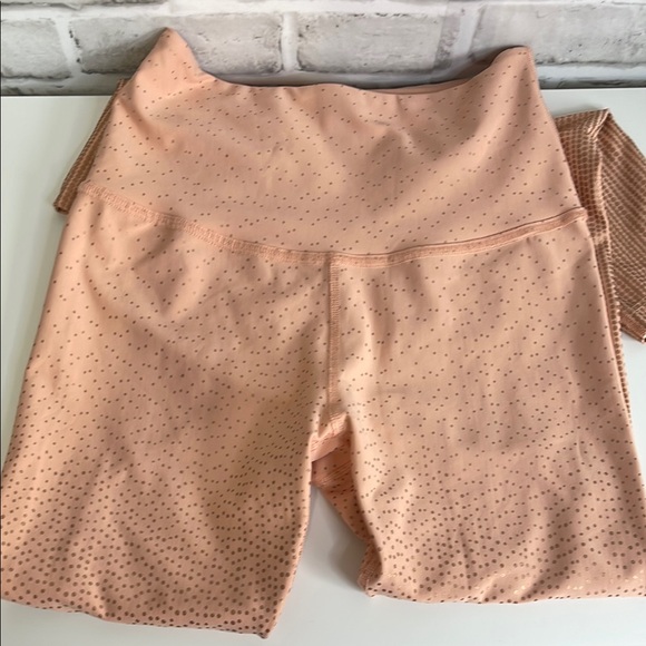 Beyond Yoga Pink with Gold Dots High-Rise Leggings Size S - Picture 9 of 9